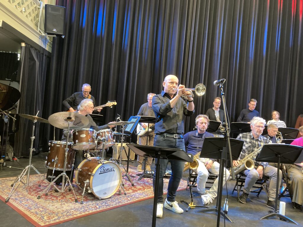 Bigband: Ready Or Not